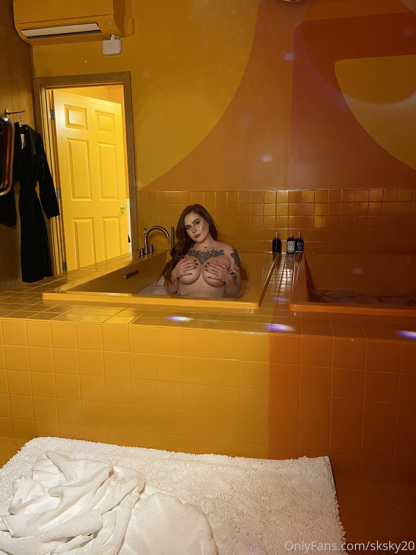 Photo by sksky20 published on June 5,2023 04:40:05 - BestThots