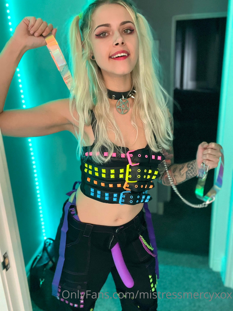 Photo by mistressmercyxox published on July 23,2023 01:27:52 - BestThots