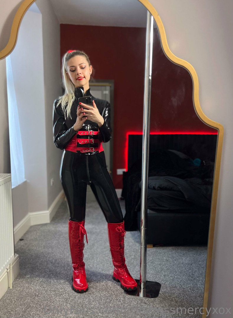 Photo by mistressmercyxox published on July 23,2023 01:29:27 - BestThots