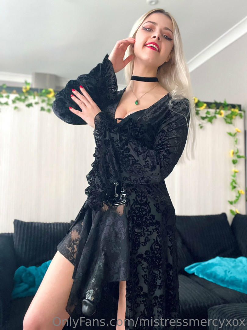 Photo by mistressmercyxox published on July 23,2023 01:31:15 - BestThots