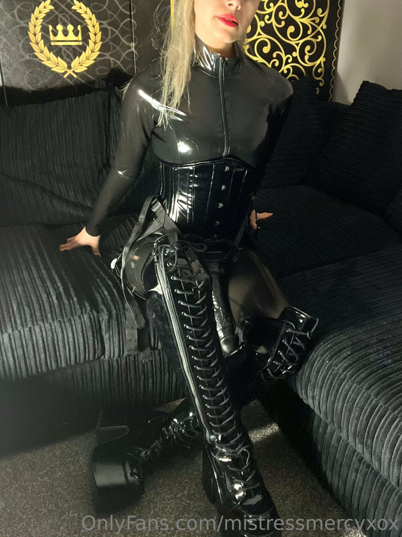Photo by mistressmercyxox published on July 23,2023 01:37:17 - BestThots