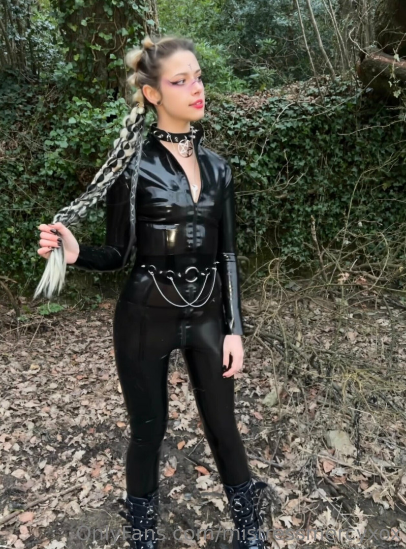 Photo by mistressmercyxox published on July 23,2023 01:37:32 - BestThots