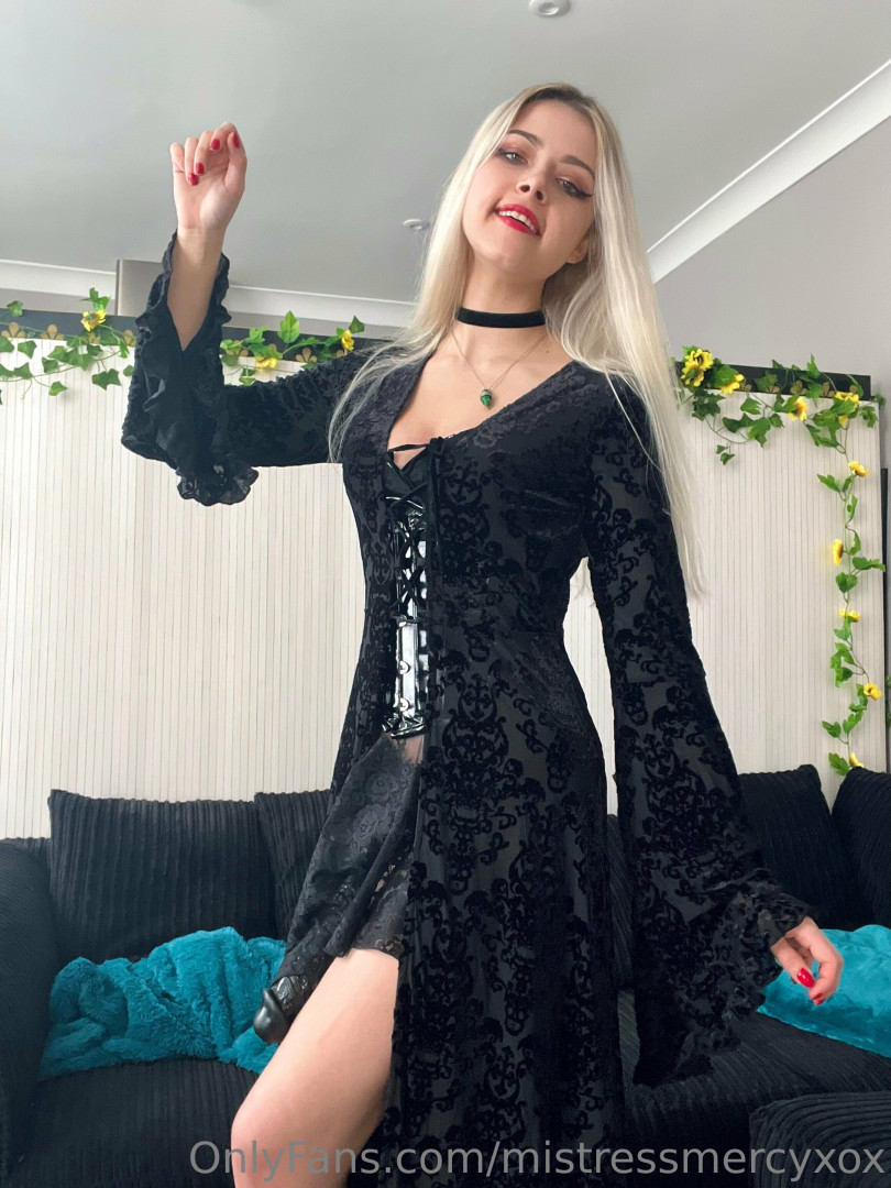Photo by mistressmercyxox published on July 23,2023 01:37:59 - BestThots