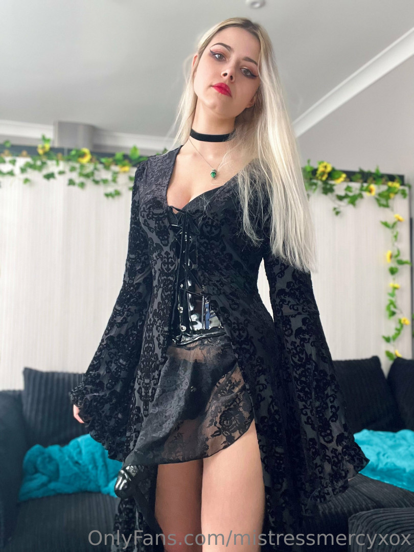 Photo by mistressmercyxox published on July 23,2023 01:39:03 - BestThots