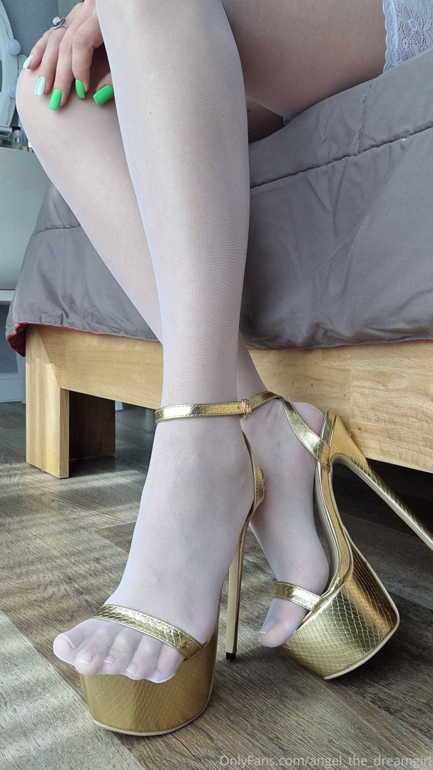 Photo by angel_the_dreamgirl published on November 21,2023 07:51:32 - BestThots