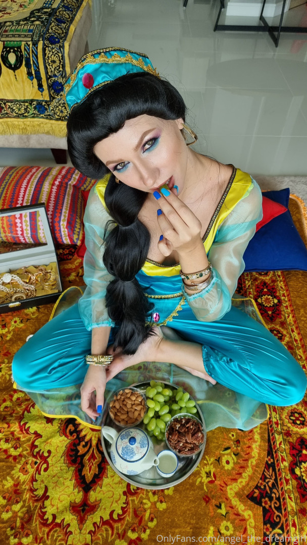 Photo by angel_the_dreamgirl published on November 21,2023 07:56:27 - BestThots