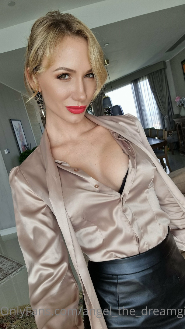 Photo by angel_the_dreamgirl published on November 21,2023 08:00:04 - BestThots