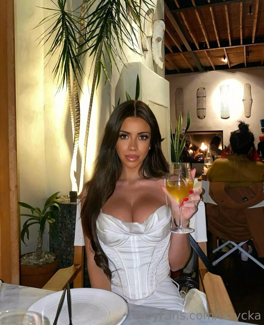 Photo by izzycka published on July 11,2023 21:05:14 - BestThots