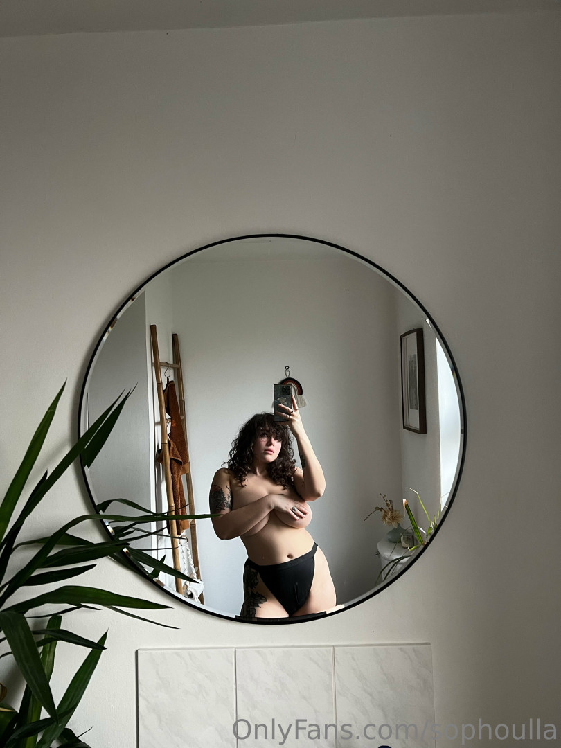 Photo by sophoulla published on October 11,2023 13:51:49 - BestThots