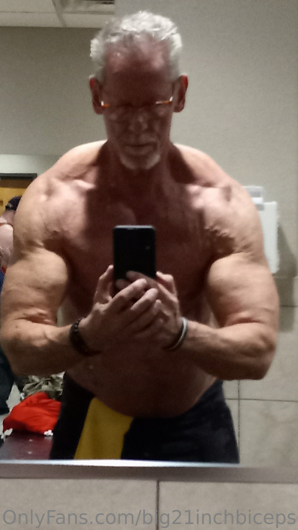 Photo by big21inchbiceps published on October 16,2023 18:20:14 - BestThots