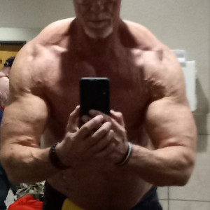 big21inchbiceps #7272600