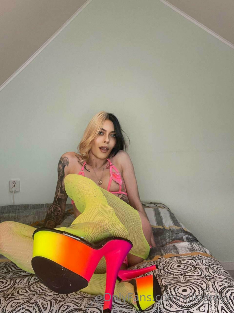 Photo by xlilagreyyfree published on October 14,2023 10:30:23 - BestThots