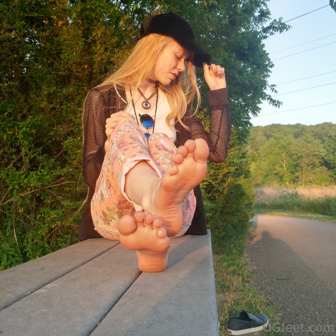 Photo by ogfeet published on October 15,2023 00:21:54 - BestThots