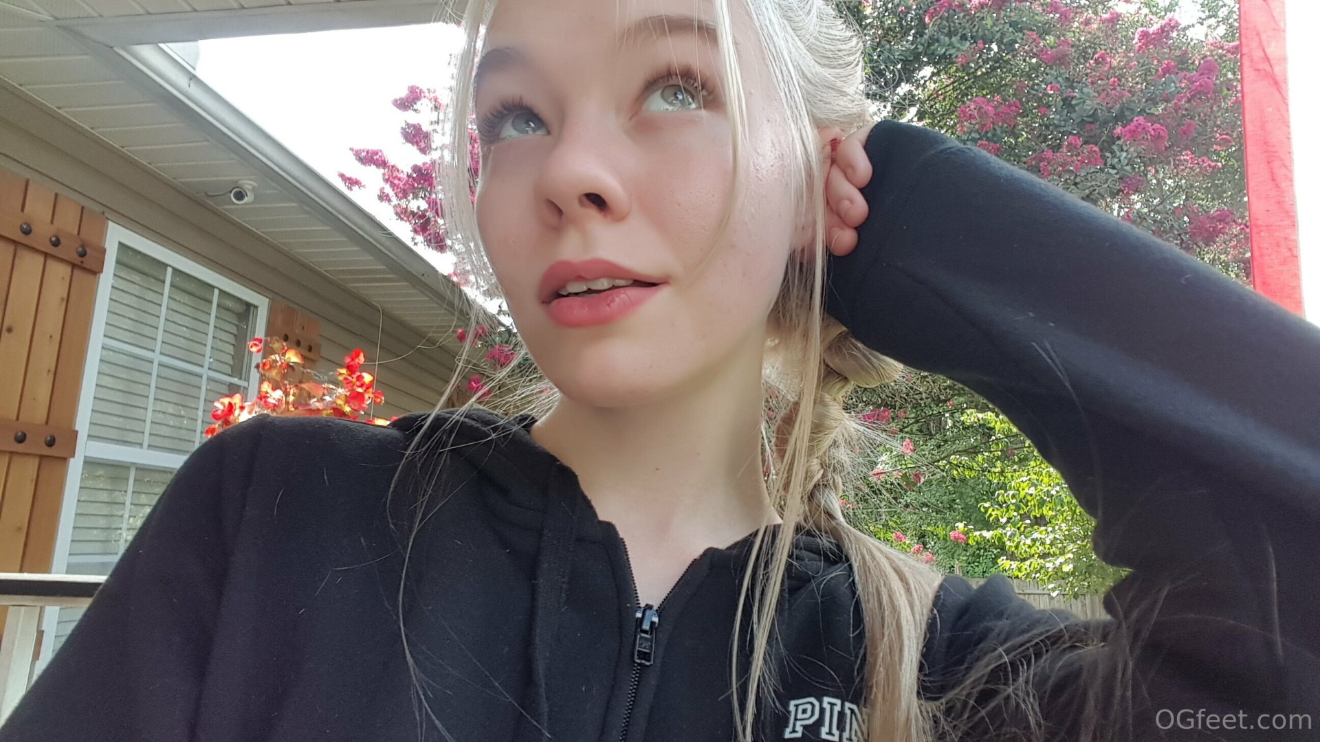 Photo by ogfeet published on October 15,2023 16:50:59 - BestThots