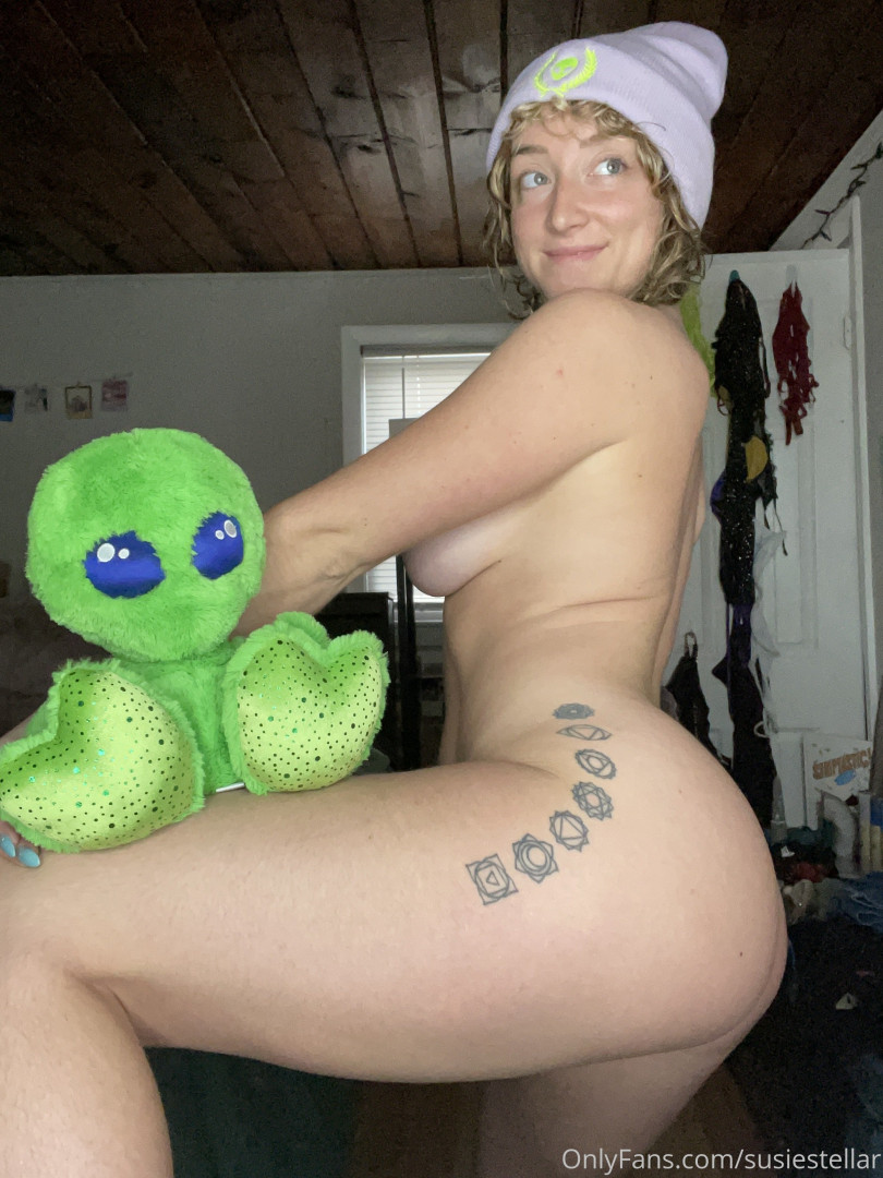 Photo by susiestellar published on October 12,2023 22:30:00 - BestThots