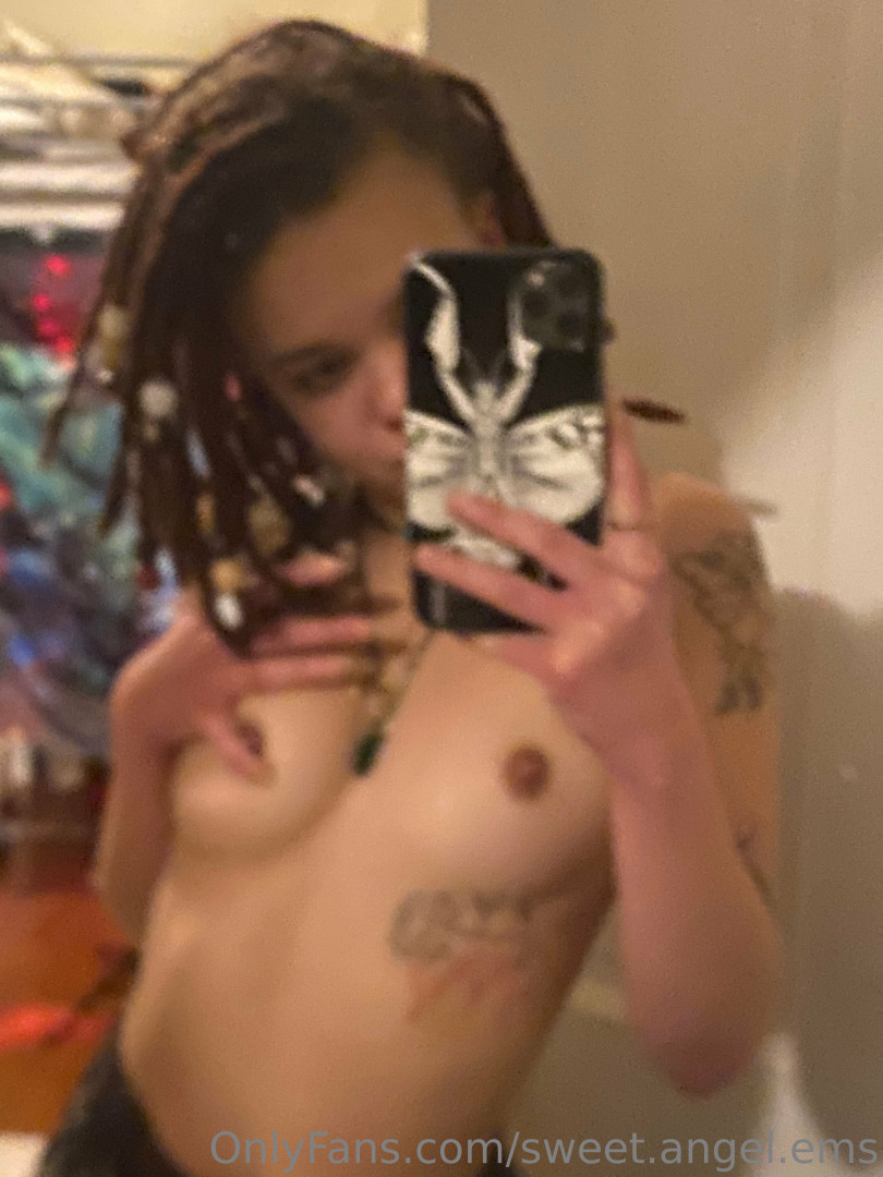 Photo by sweet.angel.ems published on May 17,2023 12:08:38 - BestThots