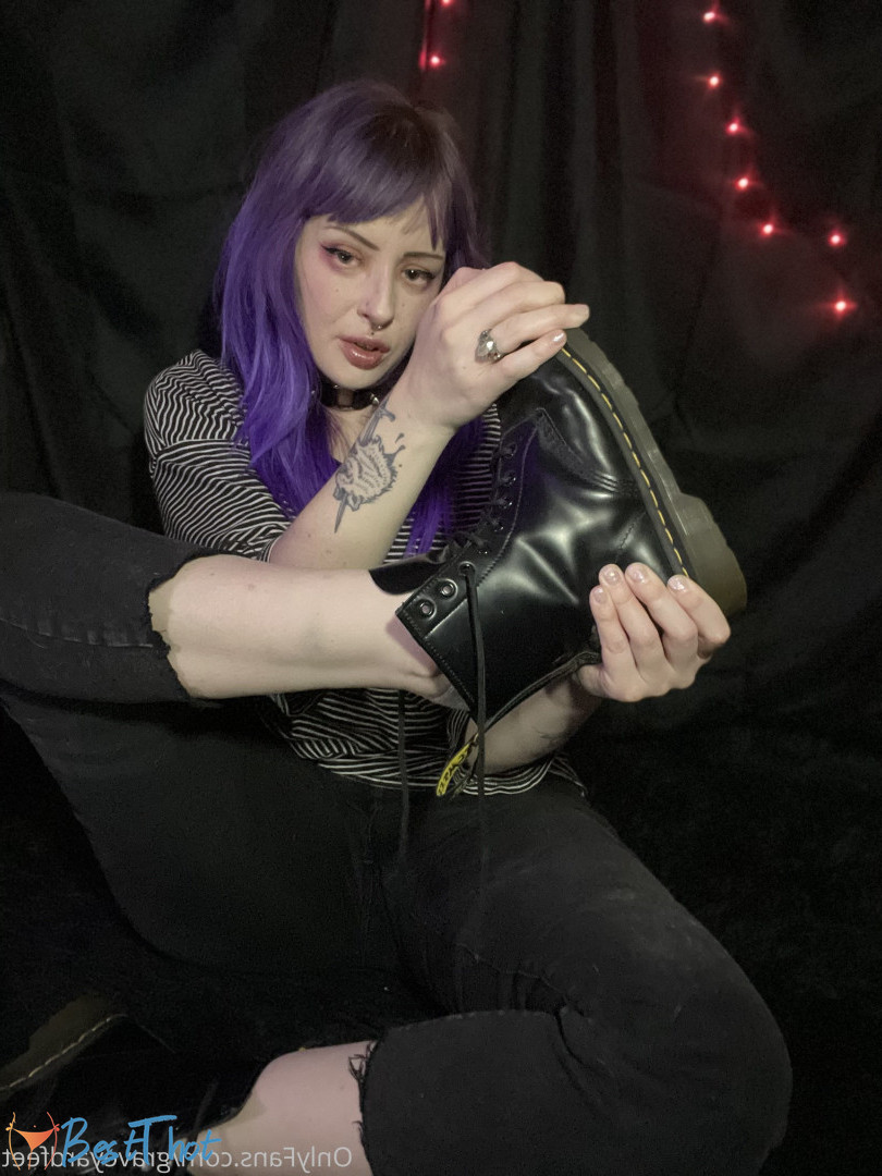 Photo by graveyardfeet published on December 22,2024 09:10:07 - BestThots