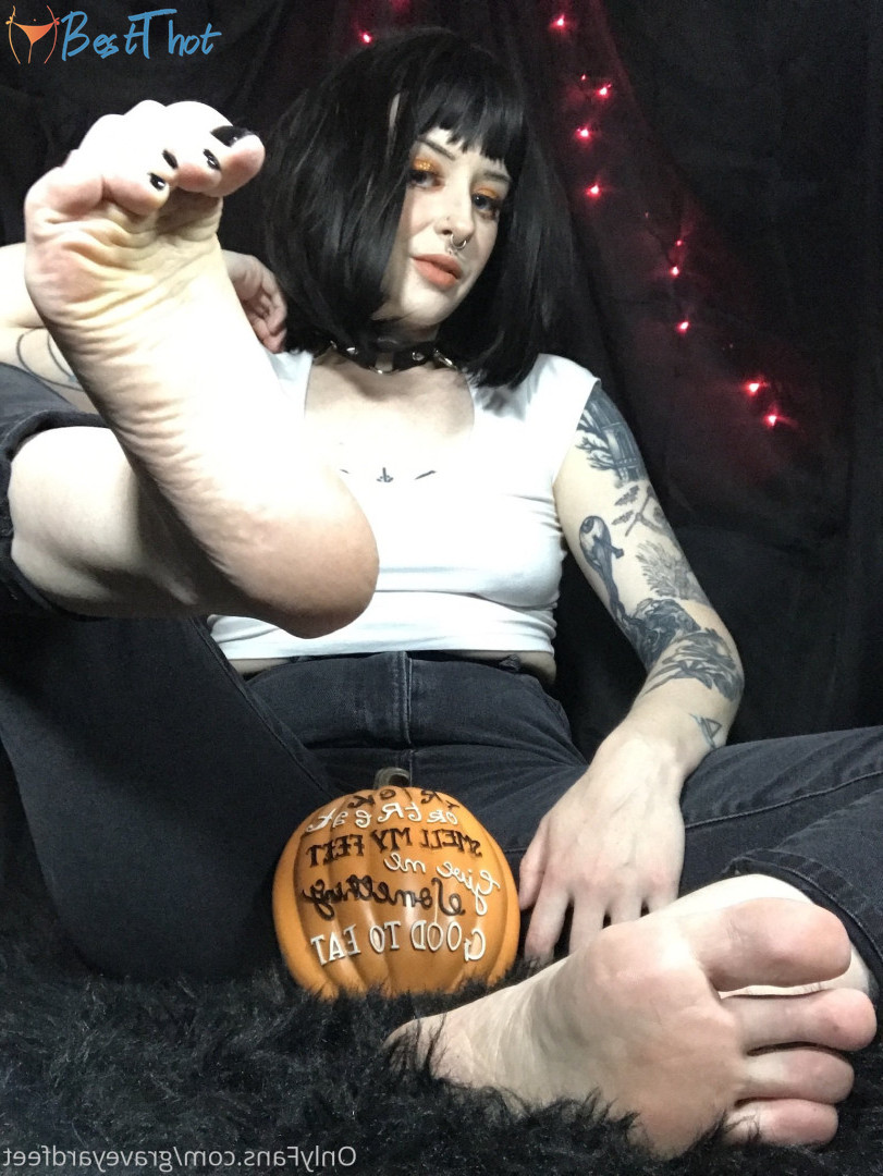 Photo by graveyardfeet published on December 22,2024 10:08:47 - BestThots