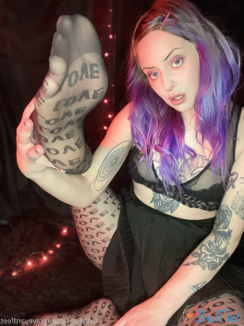 Photo by graveyardfeet published on December 22,2024 10:09:28 - BestThots