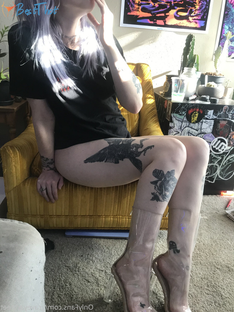 Photo by graveyardfeet published on December 22,2024 10:09:29 - BestThots
