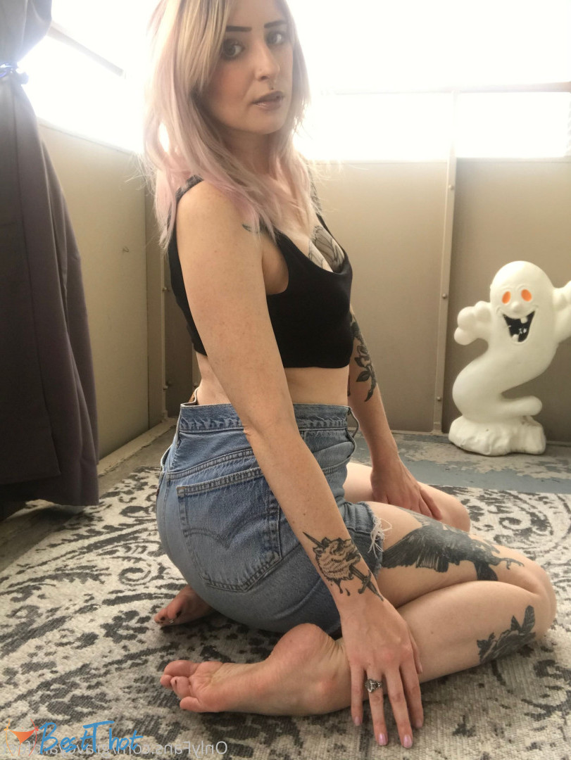 Photo by graveyardfeet published on December 22,2024 10:09:45 - BestThots
