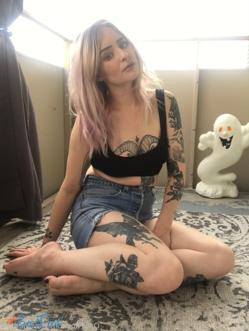Photo by graveyardfeet published on December 22,2024 10:09:58 - BestThots