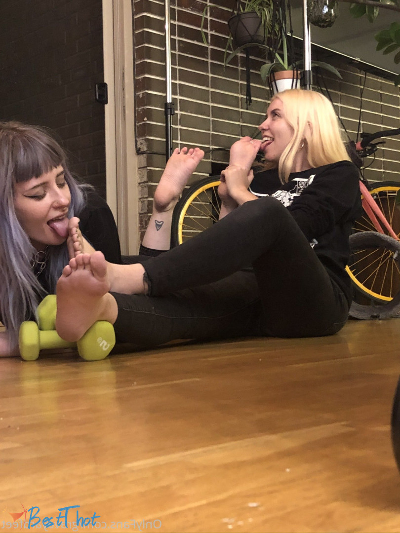 Photo by graveyardfeet published on December 22,2024 10:10:53 - BestThots