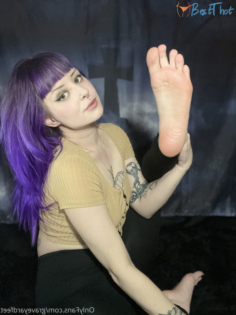 Photo by graveyardfeet published on December 22,2024 11:08:36 - BestThots