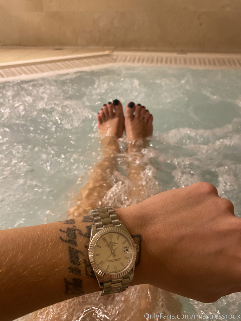 Photo by misstressroux published on October 16,2023 09:37:05 - BestThots