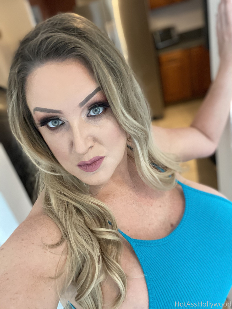 Photo by hotasshollywood published on August 30,2023 01:55:41 - BestThots