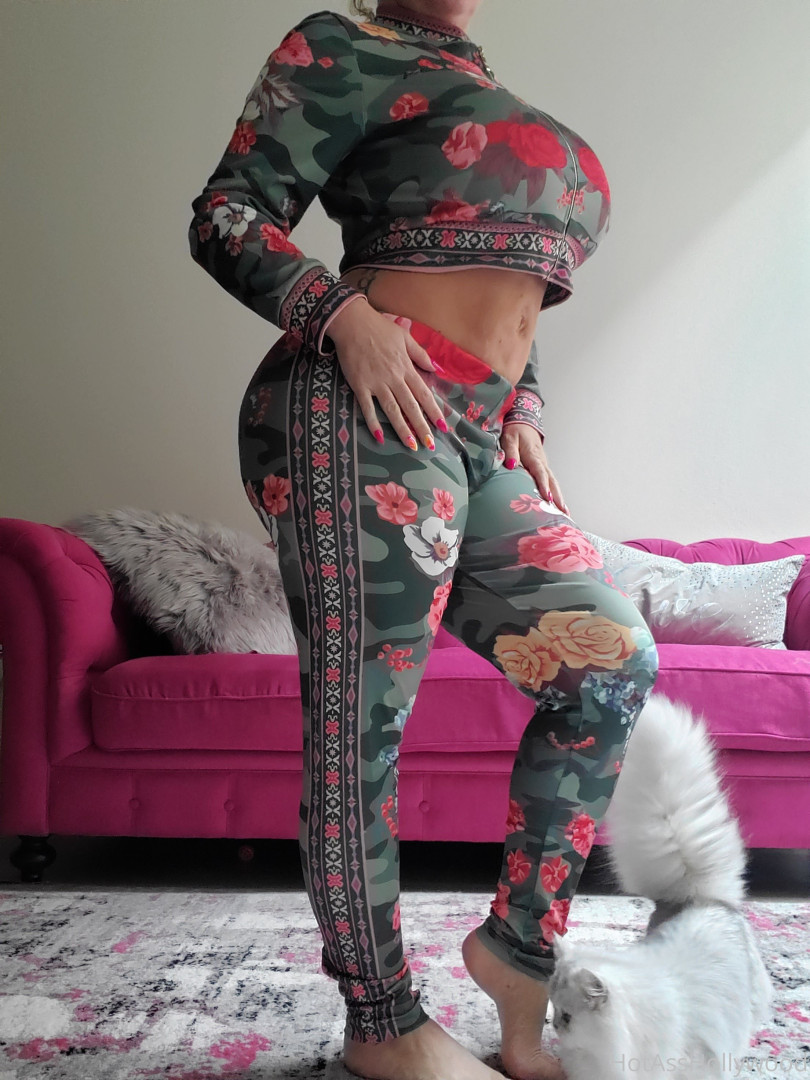 Photo by hotasshollywood published on August 30,2023 02:35:07 - BestThots