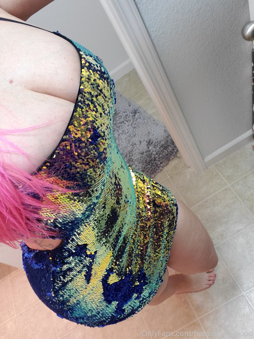 Photo by hotasshollywood published on August 30,2023 03:52:20 - BestThots
