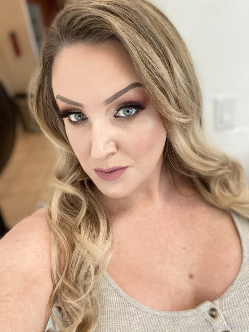 Photo by hotasshollywood published on August 30,2023 04:43:50 - BestThots