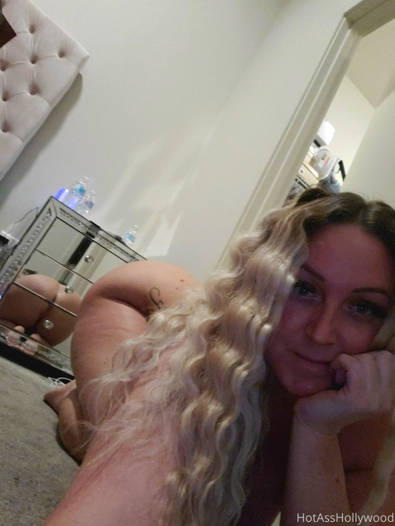 Photo by hotasshollywood published on September 1,2023 22:58:30 - BestThots