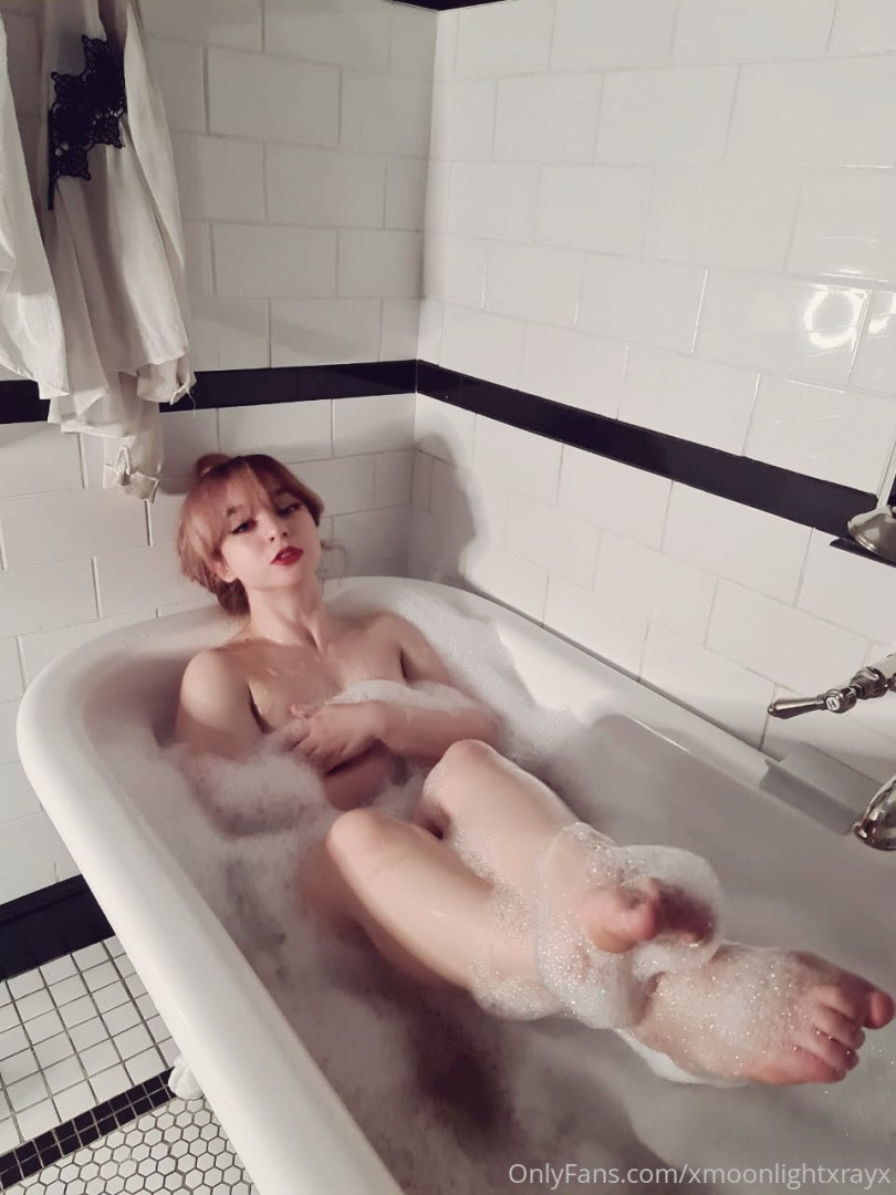 Photo by xmoonlightxrayx published on October 14,2023 00:49:18 - BestThots