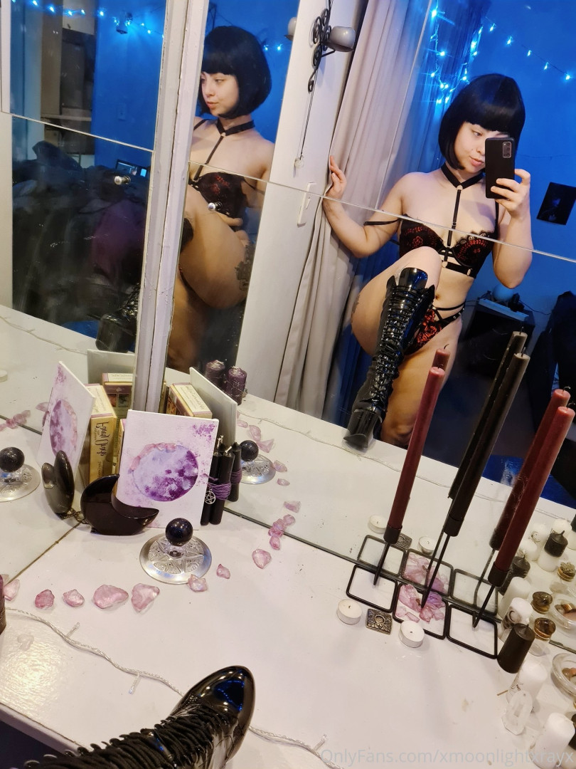 Photo by xmoonlightxrayx published on October 14,2023 05:05:33 - BestThots
