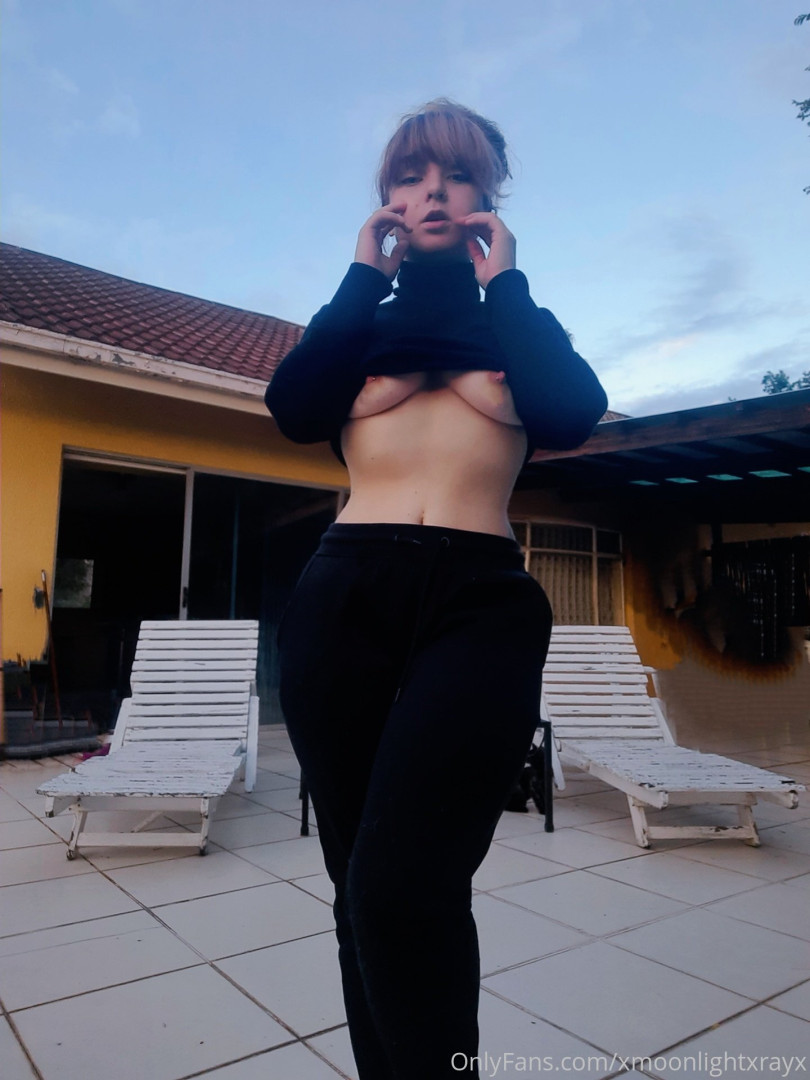 Photo by xmoonlightxrayx published on October 14,2023 06:42:07 - BestThots