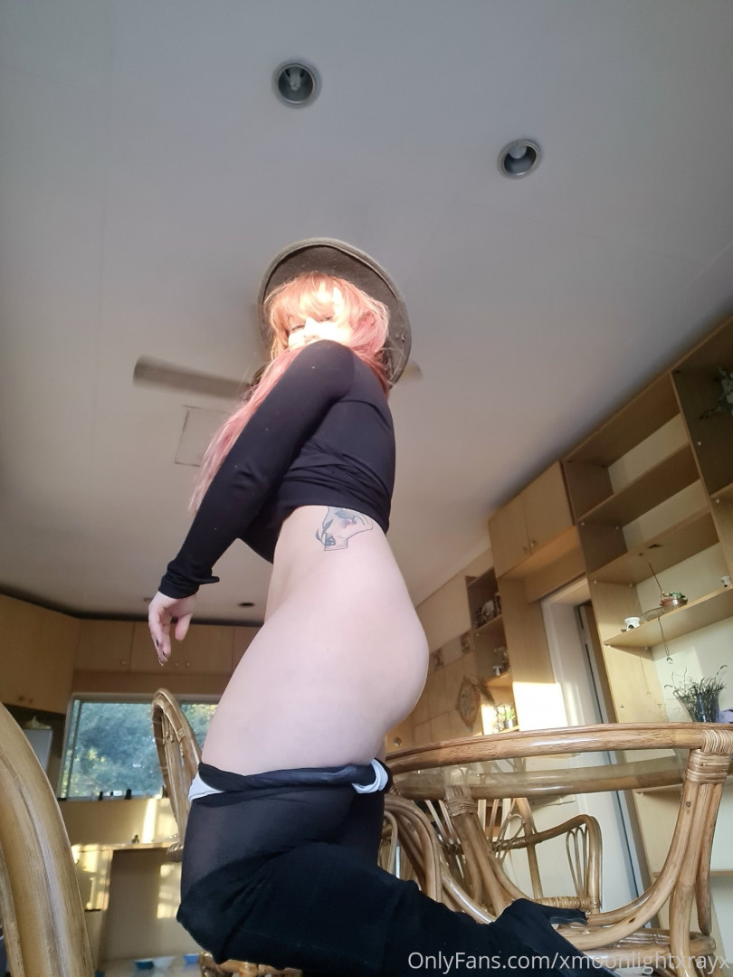 Photo by xmoonlightxrayx published on October 14,2023 07:20:33 - BestThots