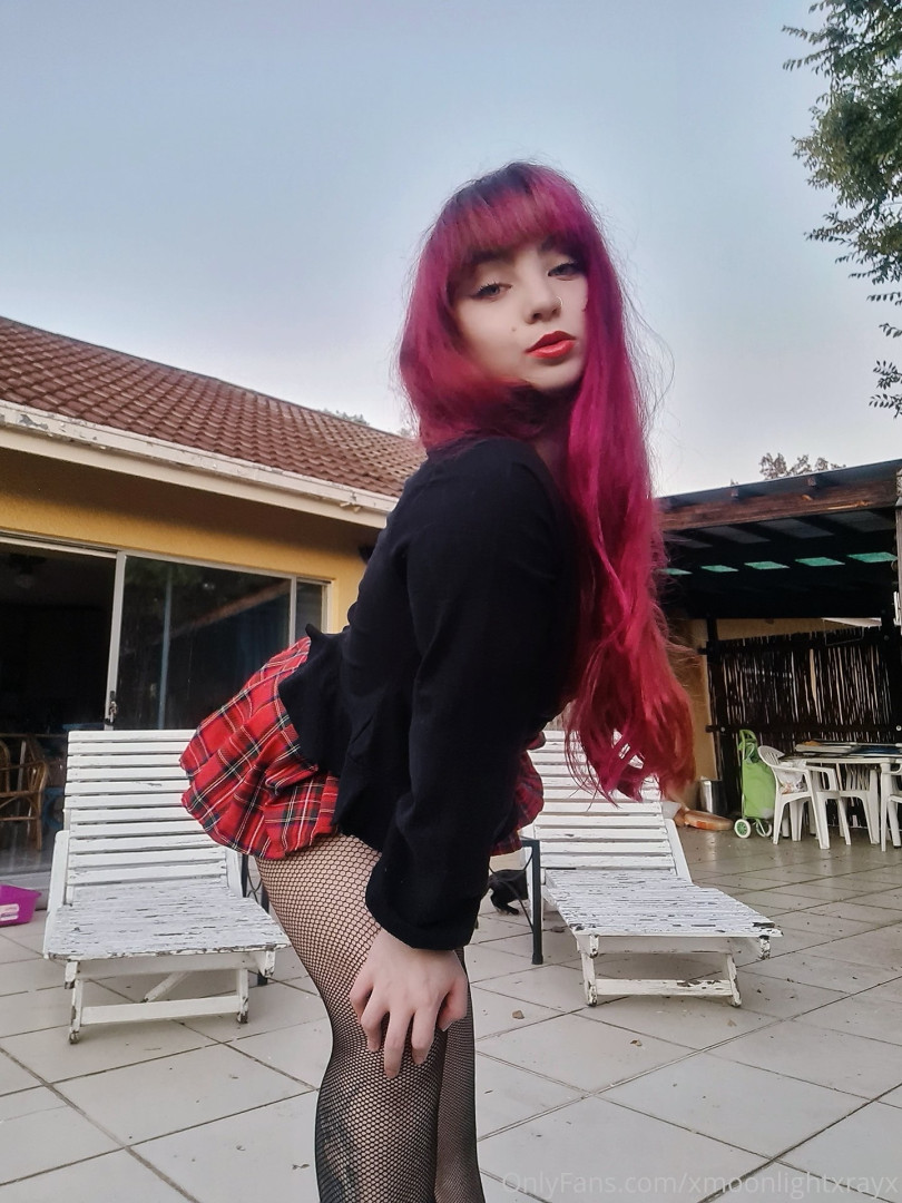 Photo by xmoonlightxrayx published on October 14,2023 08:27:52 - BestThots