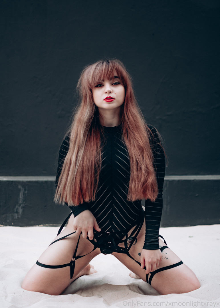 Photo by xmoonlightxrayx published on October 14,2023 10:26:51 - BestThots
