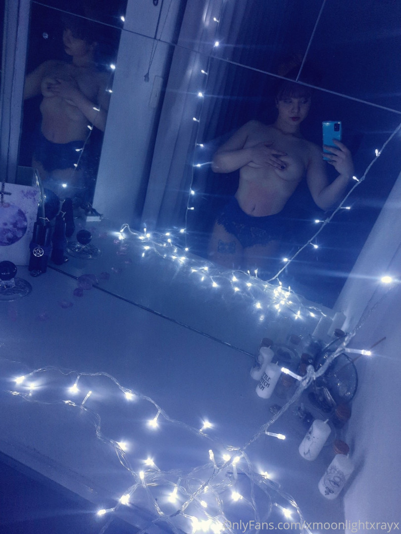 Photo by xmoonlightxrayx published on October 14,2023 10:45:25 - BestThots