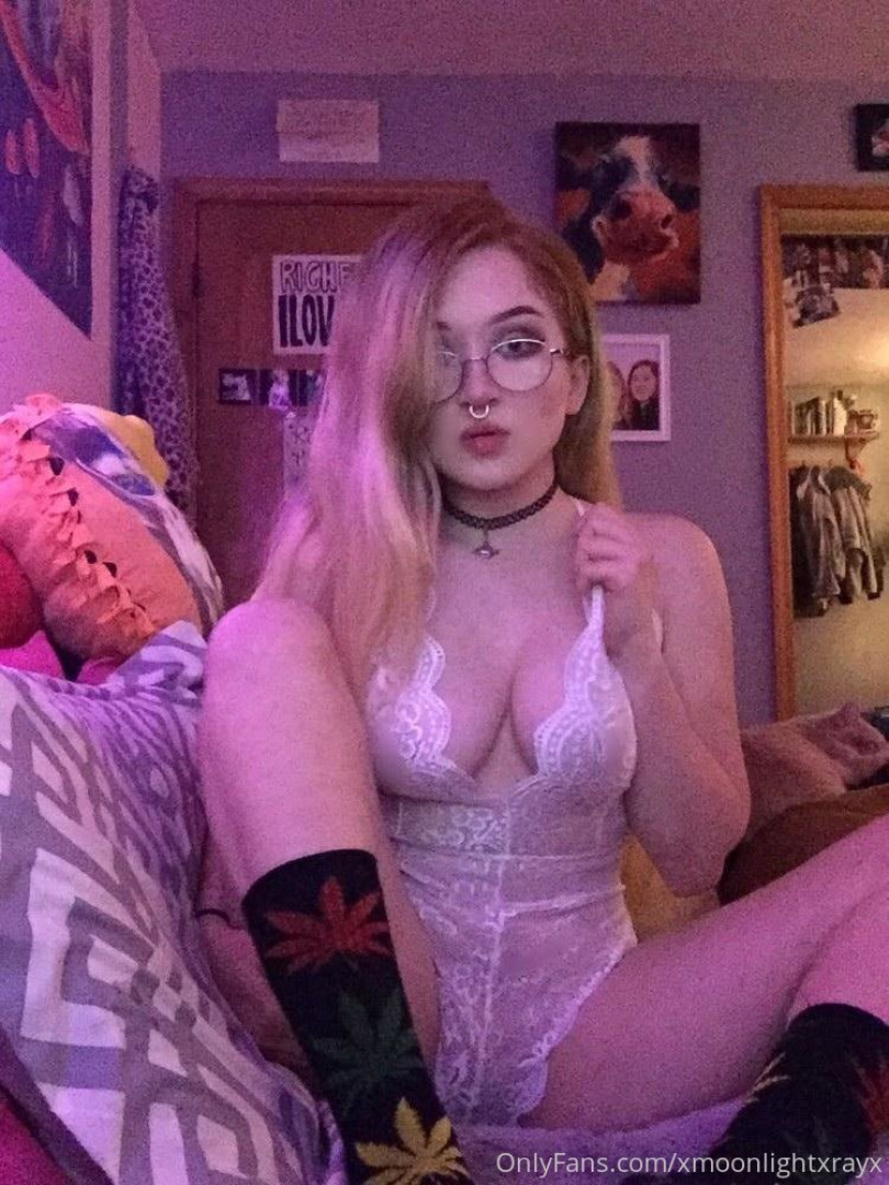Photo by xmoonlightxrayx published on October 14,2023 11:06:43 - BestThots