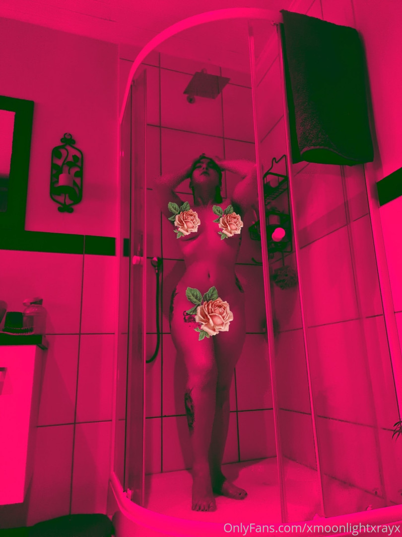 Photo by xmoonlightxrayx published on October 14,2023 12:40:10 - BestThots