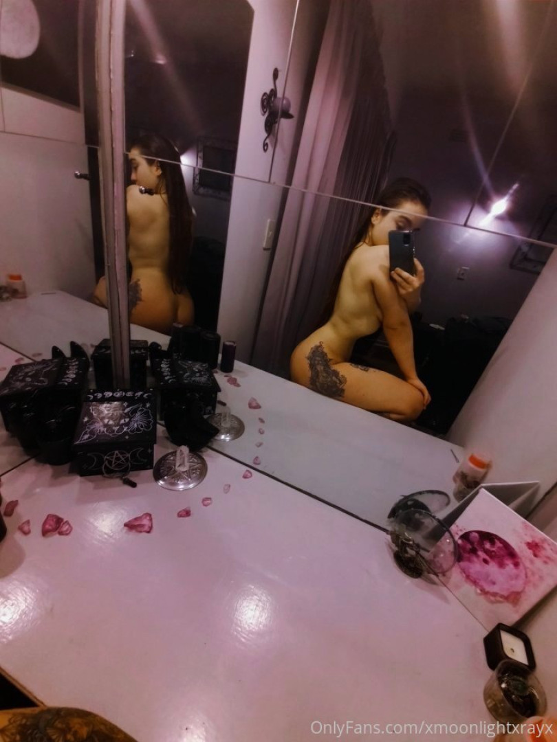 Photo by xmoonlightxrayx published on October 14,2023 14:26:00 - BestThots