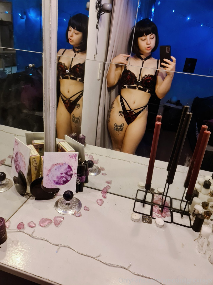 Photo by xmoonlightxrayx published on October 14,2023 15:37:07 - BestThots