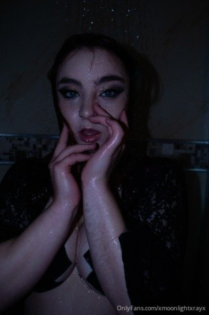 Photo by xmoonlightxrayx published on October 14,2023 15:39:56 - BestThots