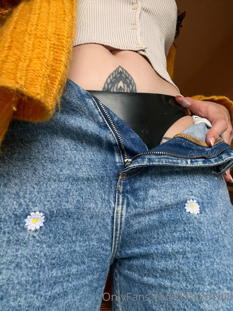 Photo by latexnchill published on June 27,2023 00:17:07 - BestThots