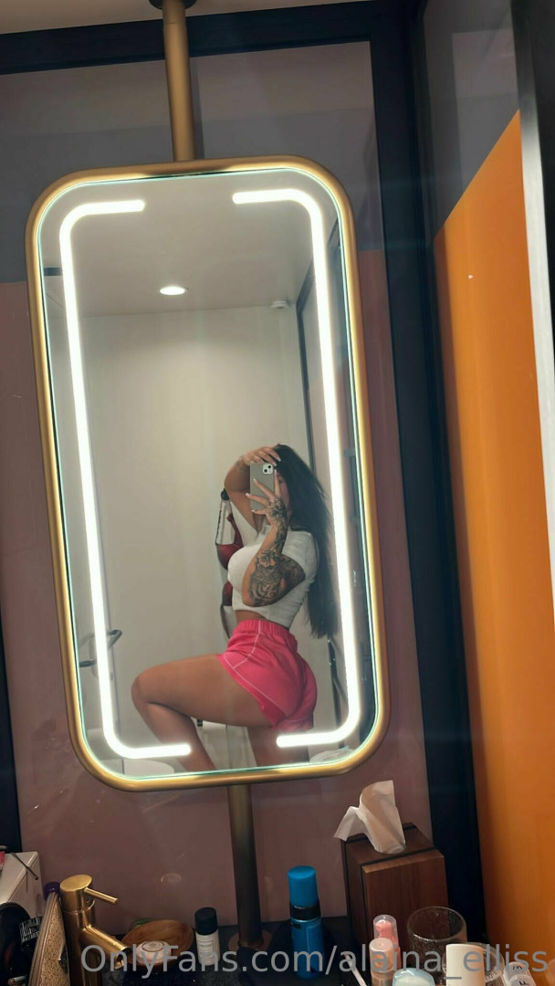 Photo by alaina_elliss published on November 20,2023 05:40:01 - BestThots