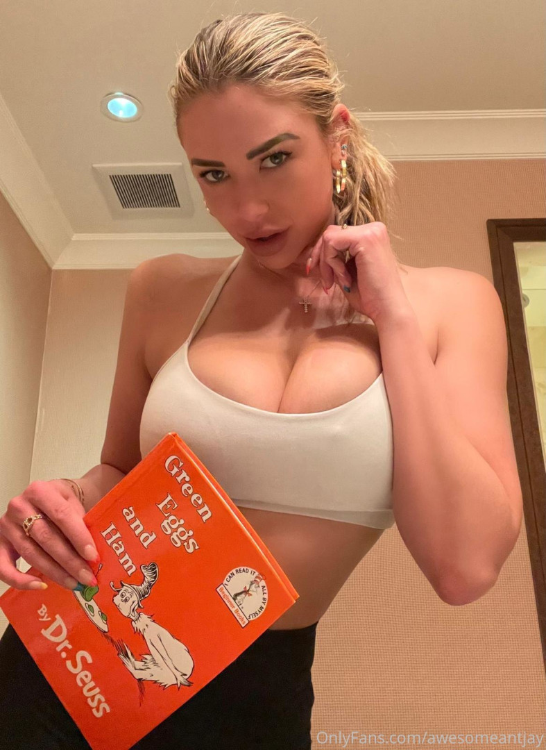 Photo by awesomeantjay published on November 28,2023 19:01:42 - BestThots