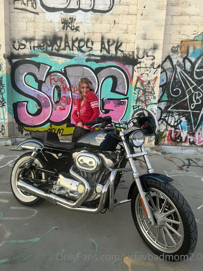 Photo by urfavbadmom2.0 published on May 16,2023 07:24:38 - BestThots